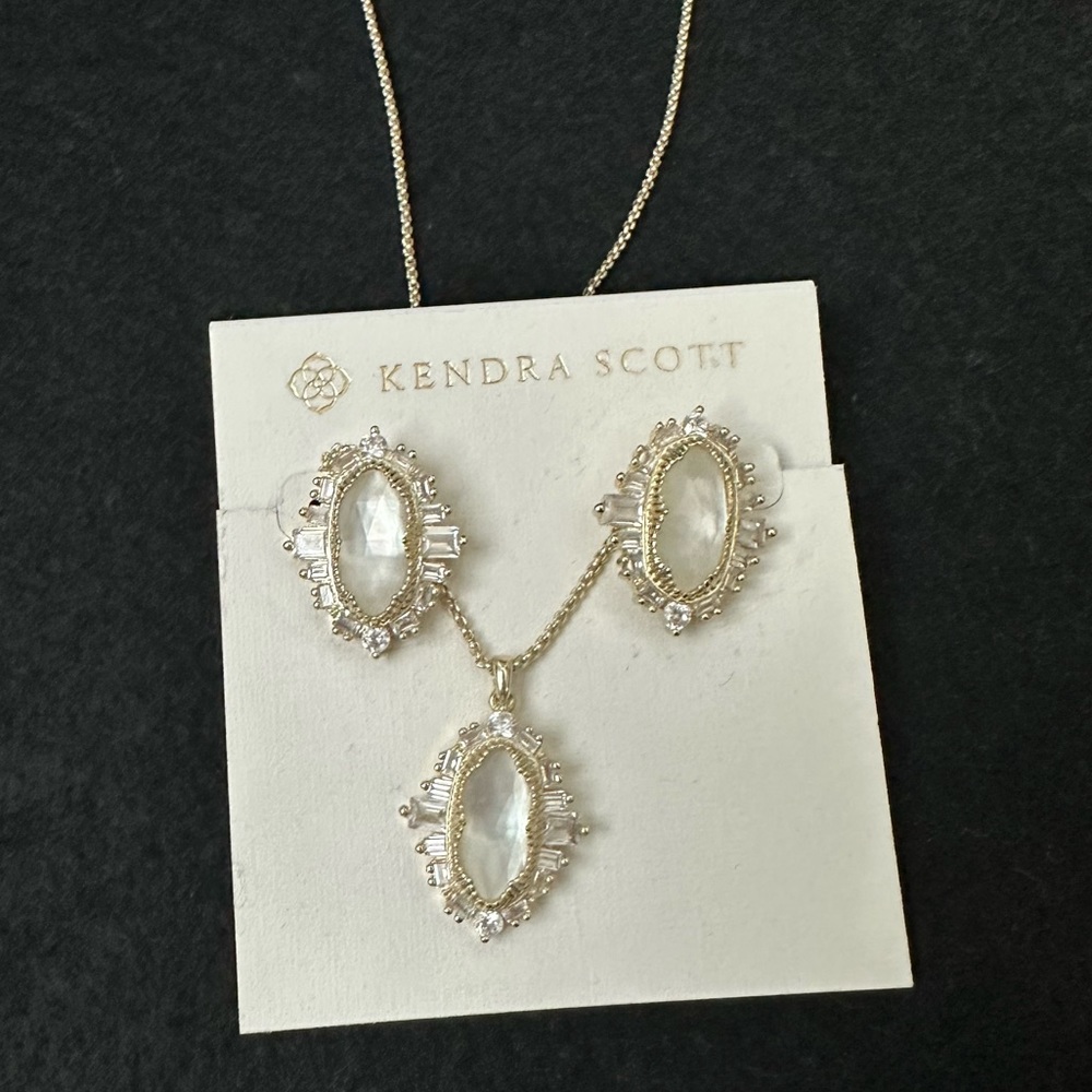 Kendra Scott Bridal Collection. Earrings and necklace.